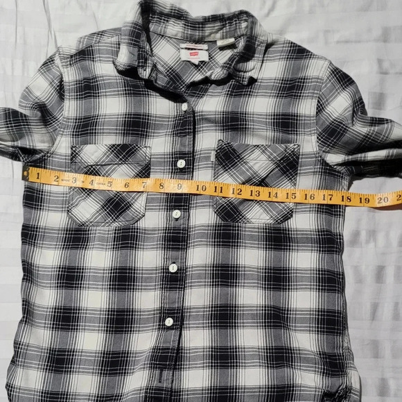 Levi's boyfriend fit button down shirt - Picture 7 of 7